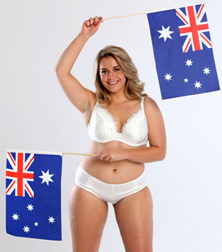 Curvy-Kate-Australian-Star-in-a-Bra