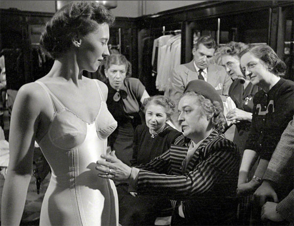 1949-corset-fitting-for-Life