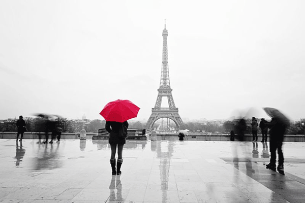Edina-Szalai,-White-Photography,-Photography-Paris,-Black-And-White,-Umbrella-Painting,-Red-Umbrellas,-Rainy-Days