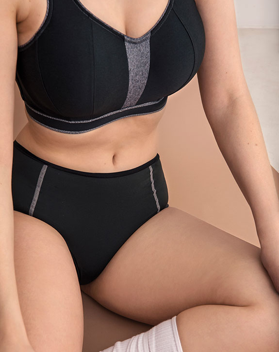 Prima Donna sweater sports bra for curvy women as featured on Lingerie Briefs
