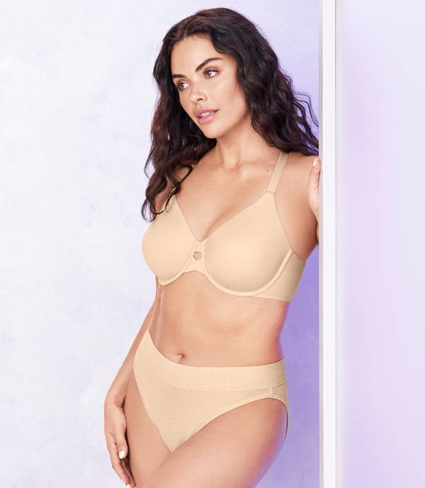 Wacoal Superbly Smooth Underwire Bra featured on Lingerie Briefs