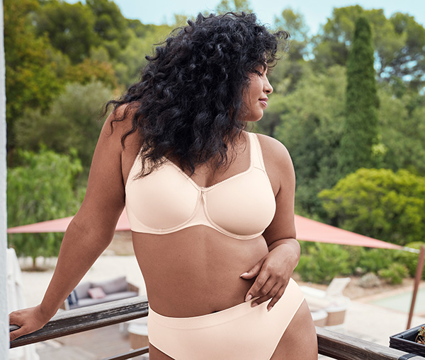 Wacoal Basic Beauty Spacer Bra featured on Lingerie Briefs