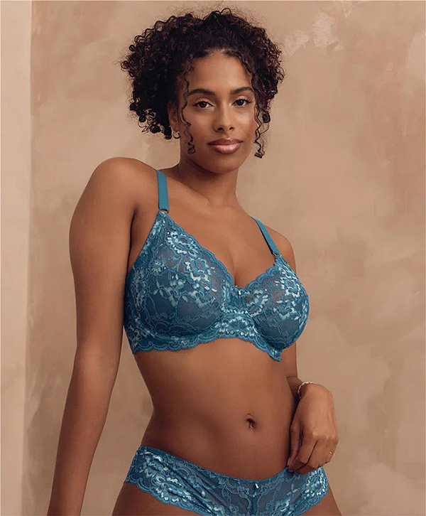 Montelle Muse Full Cup Lace Bra featured on Lingerie Briefs