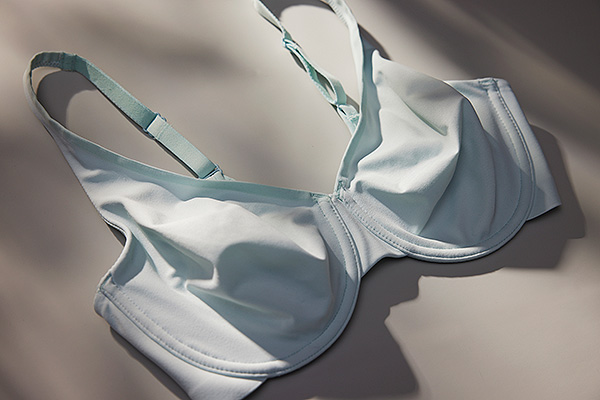 Wacoal Comfortable Cool Underwire Bra featured on Lingerie Briefs
