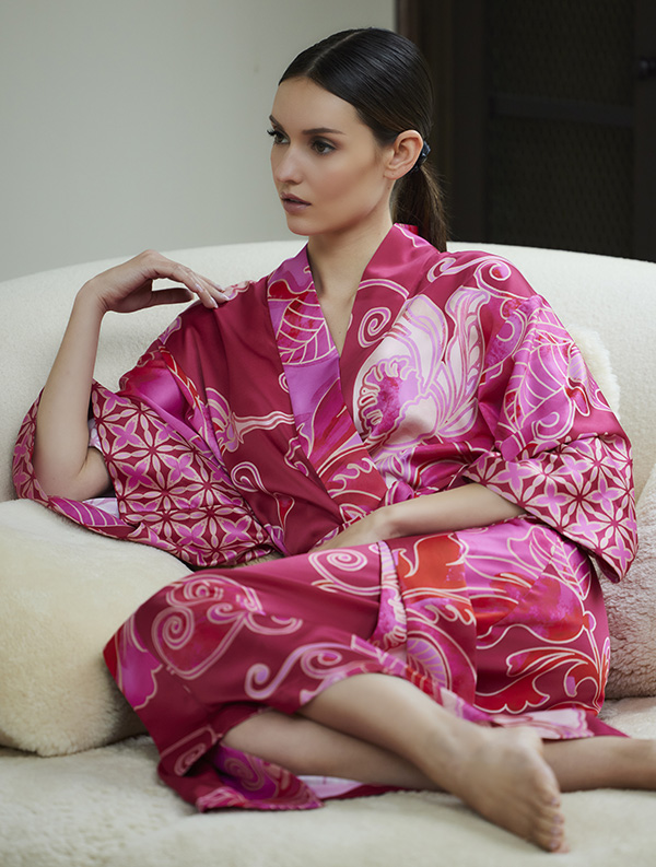 Natori Deco Printed Charmeuse Kimono Robe as featured on Lingerie Briefs Natori Deco Printed Charmeuse Kimono Robe as featured on Lingerie Briefs