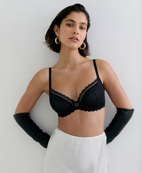 Chantelle Belle Sexy Unlined Seamless Bra as featured on Lingerie Briefs